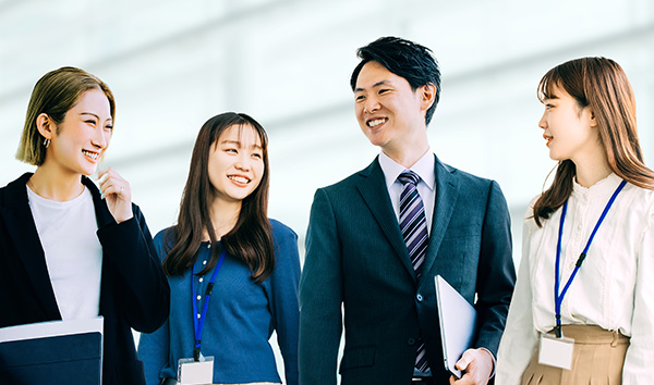 社員と共に